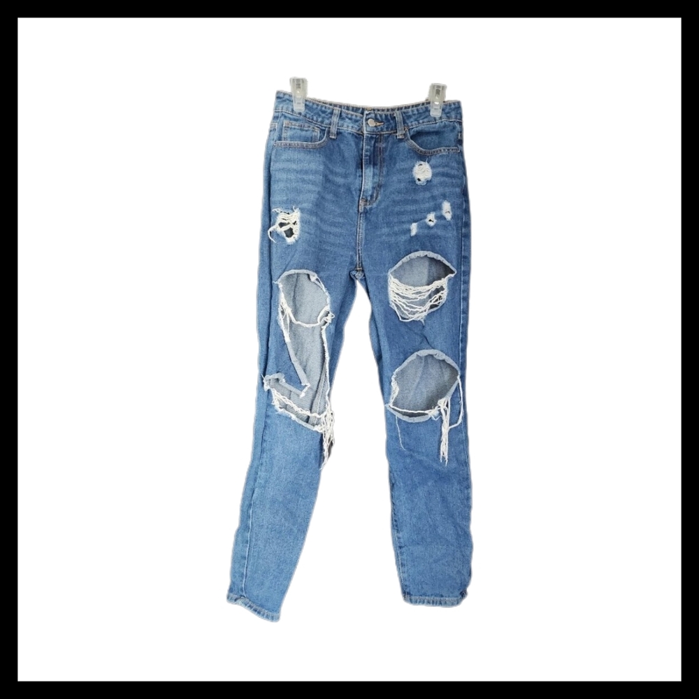 💕3/$15💕.Very Distressed Baggy Fit Jeans